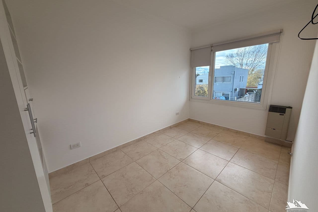 Tierra del Fuego al 1100 - 2 Dorm — tandil (foto 10)