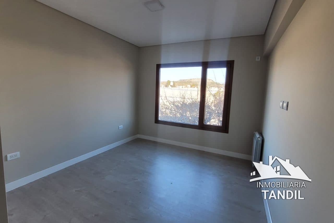Departamento en alquiler en Semicentrico, Tandil — Avenida Perón al 1300 (foto 3 de 5)