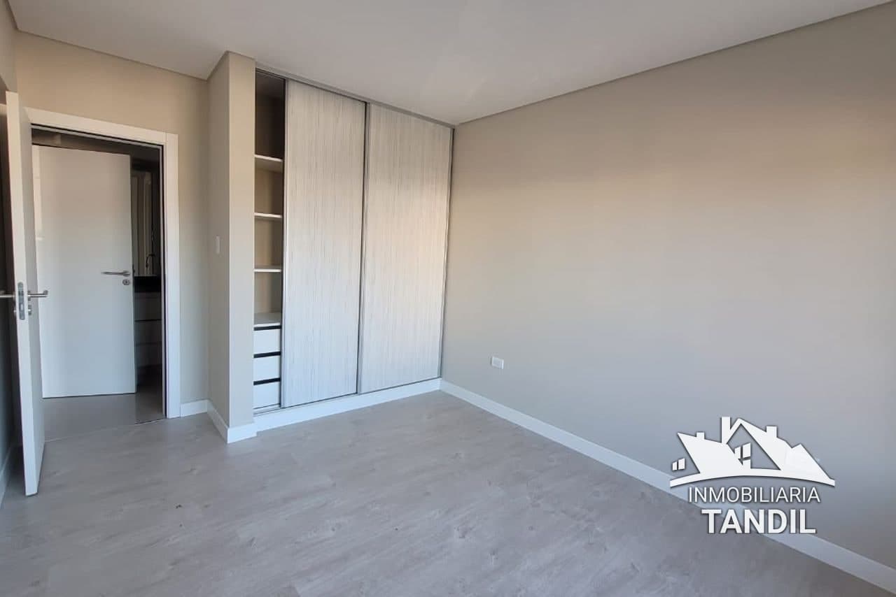 Departamento en alquiler en Semicentrico, Tandil — Avenida Perón al 1300 (foto 4 de 5)