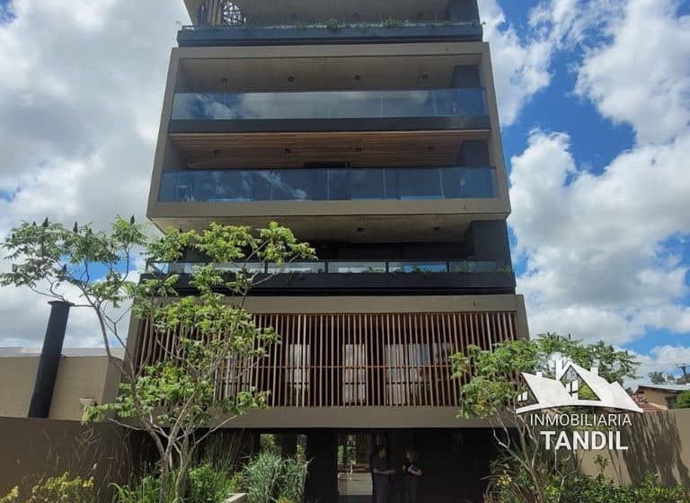 Departamento en alquiler en Semicentrico, Tandil — Av. Brasil al 300