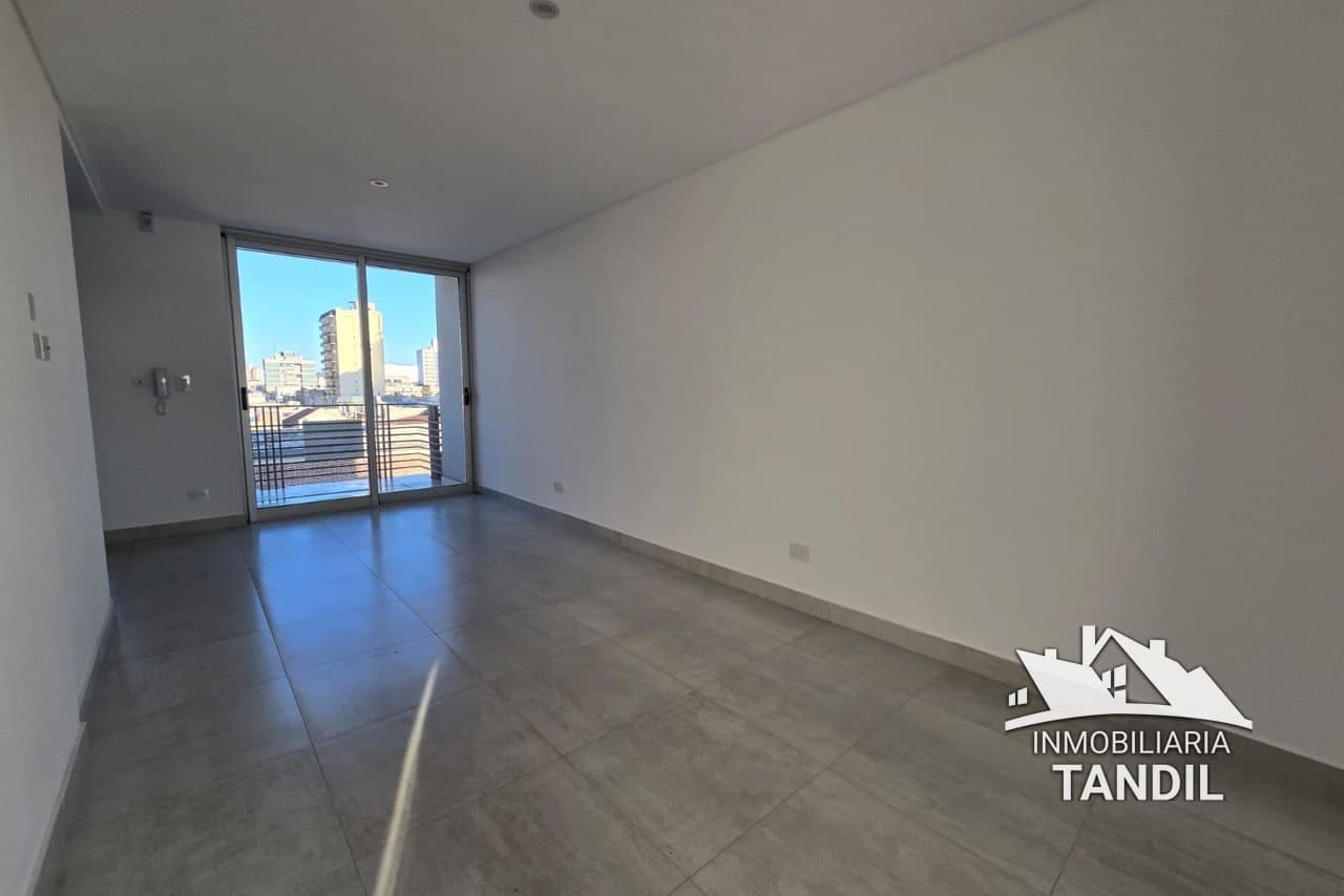 Departamento en alquiler en Centrico, Tandil — España al 700 (foto 1 de 10)