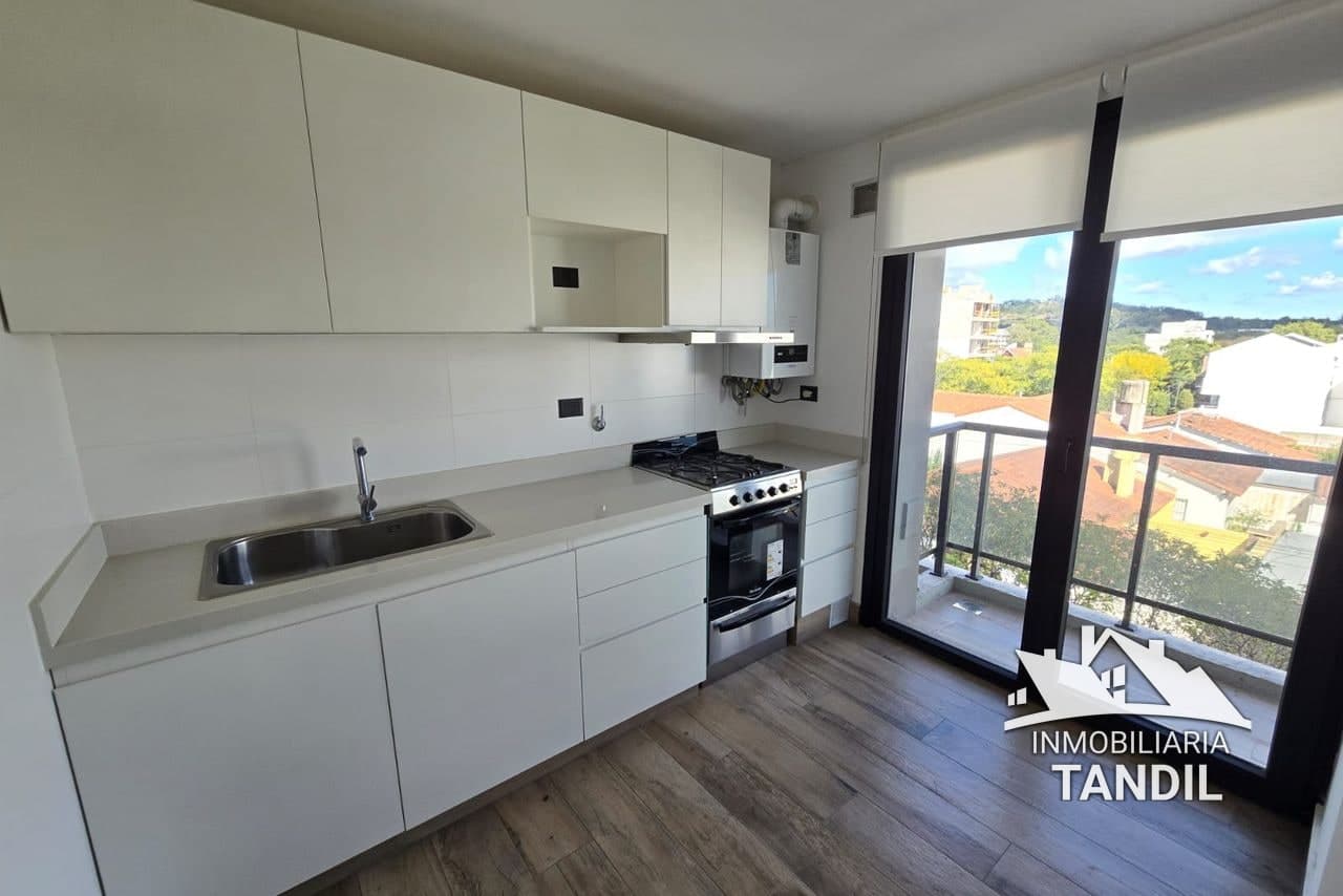 Departamento en alquiler en Cerrito, Tandil — Av. Avellaneda y Roca (foto 5 de 9)