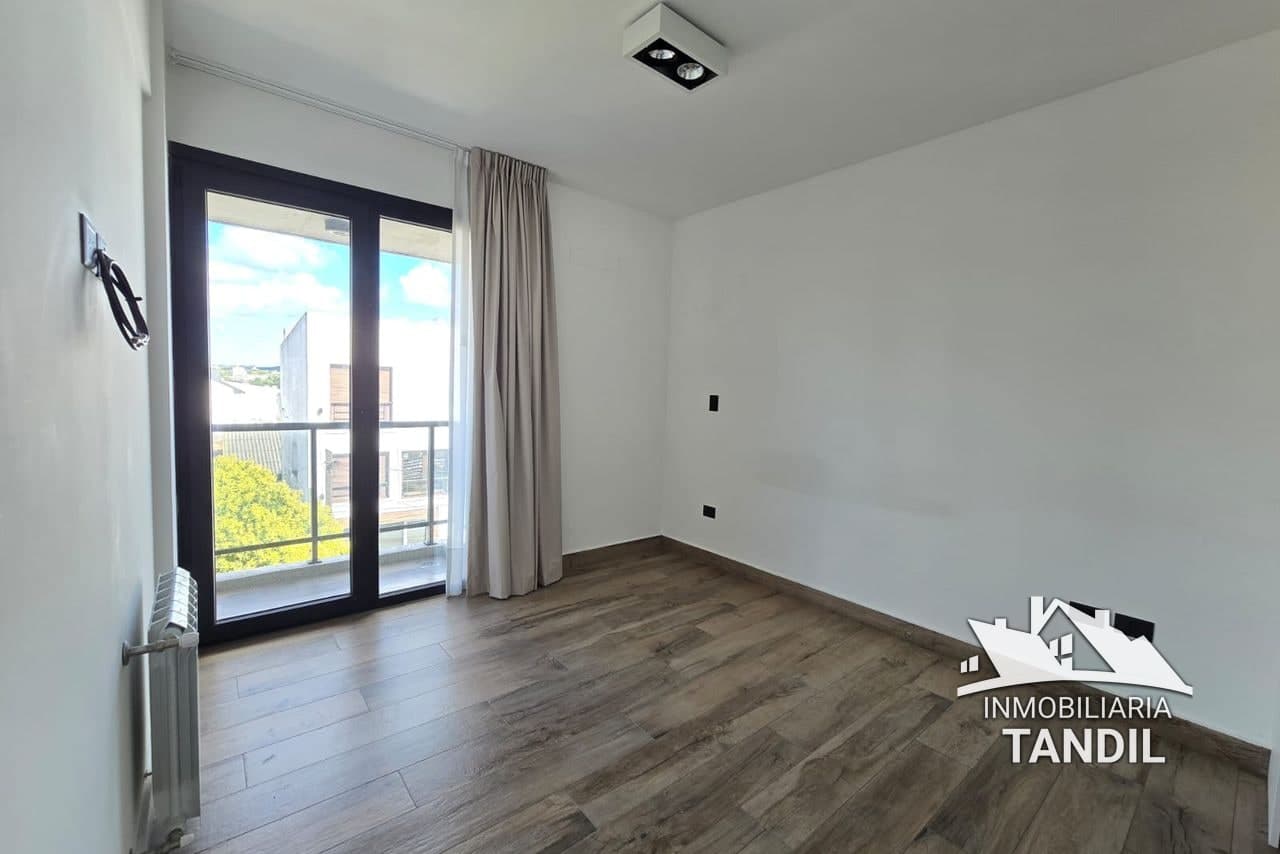 Departamento en alquiler en Cerrito, Tandil — Av. Avellaneda y Roca (foto 7 de 9)
