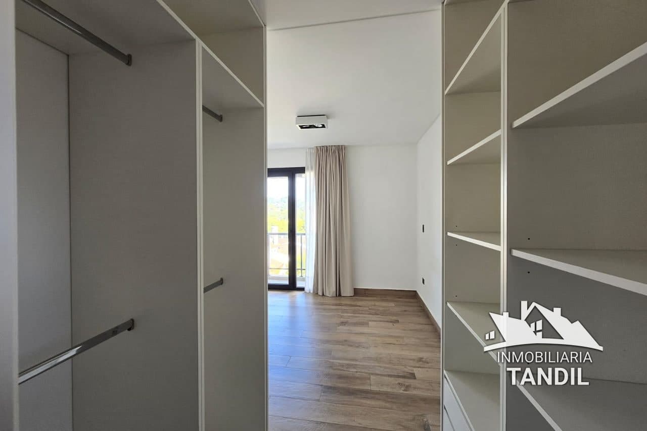 Departamento en alquiler en Cerrito, Tandil — Av. Avellaneda y Roca (foto 8 de 9)