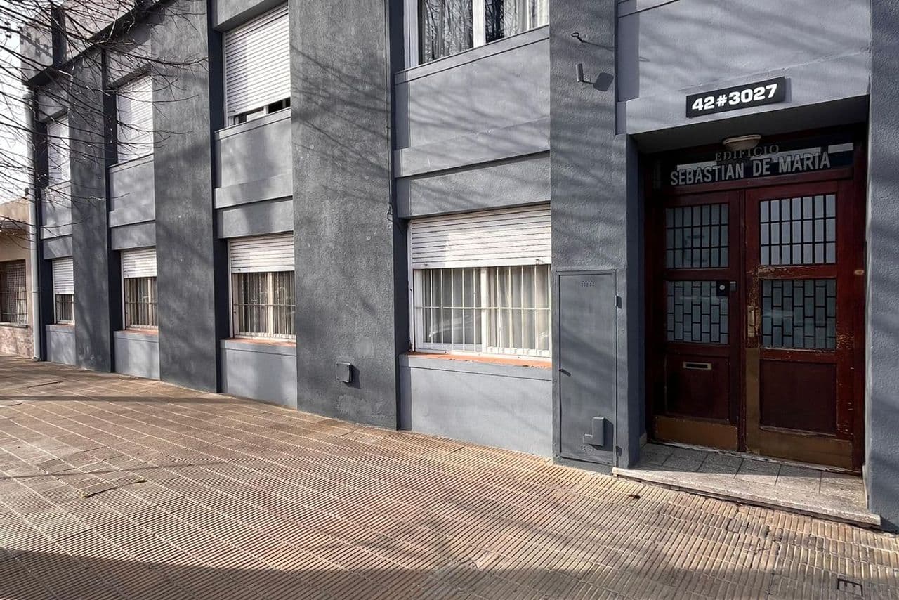 Av. 42 entre 61 y 63 - Necochea