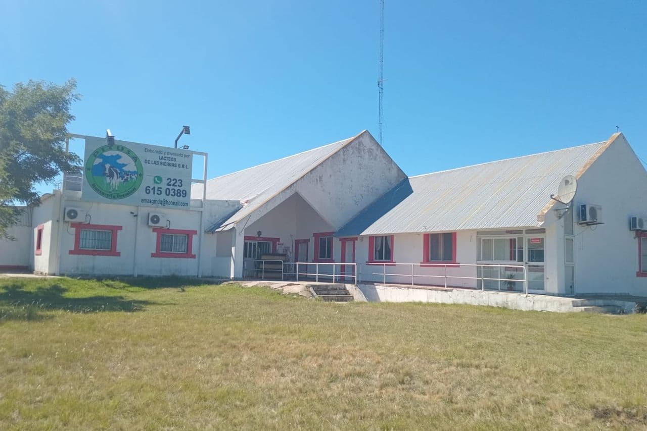 Ruta 220 km 130 (Fábrica de quesos)