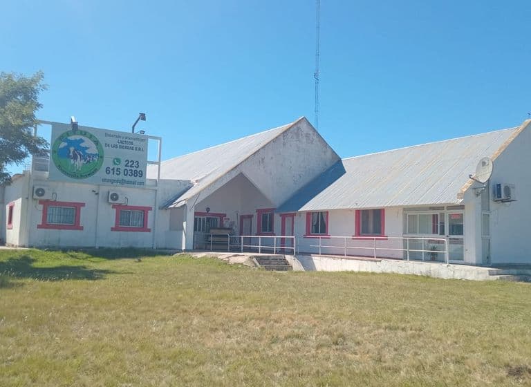 Ruta 220 km 130 (Fábrica de quesos)