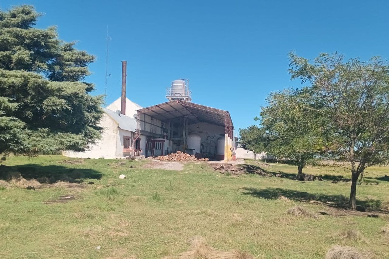 Ruta 220 km 130 (Fábrica de quesos)